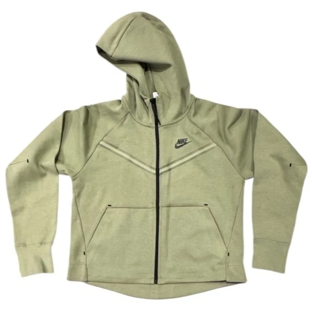Nike Women's Sportswear Tech Fleece Windrunner Full-Zip size medium.